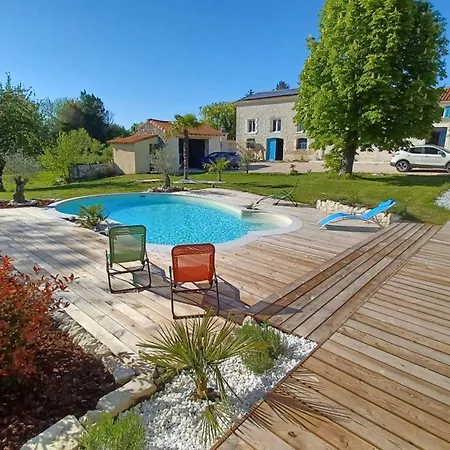 Dans Les Vignobles * Cierzac