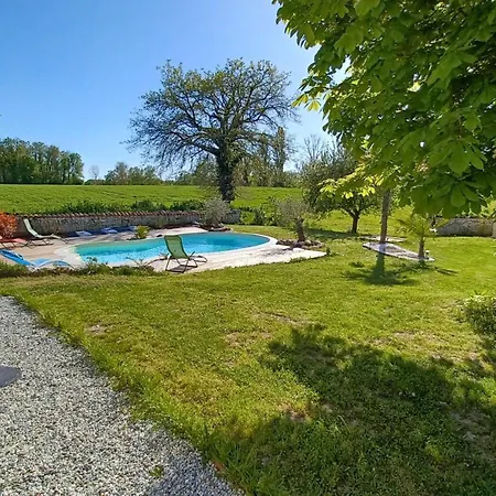 Dans Les Vignobles Apartment *