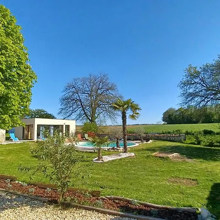 Dans Les Vignobles * Cierzac