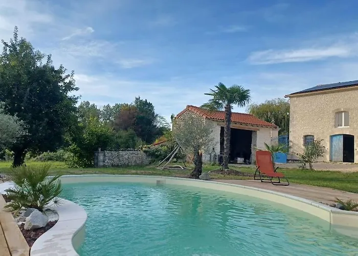 Dans Les Vignobles * Cierzac